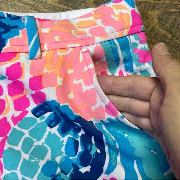 Lilly Pulitzer Pink Blue Womens 6 Callahan Floral Aloha Beachy Tropical Shorts - Picture 8 of 8
